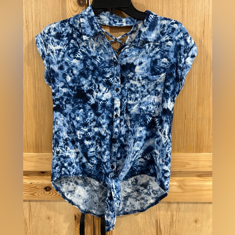 No Boundaries Blue Tie-Dye Lace-Up Blouse Sz XS (1)